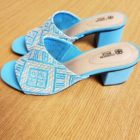 Avon turquoise and ivory size 9m sandal - Picture 6 of 8